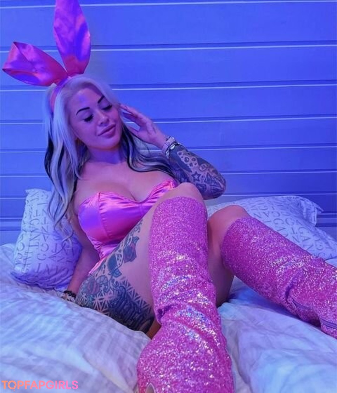 Jeaerbest erotic model pics