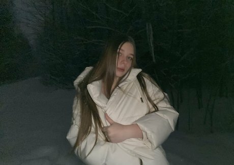 lucylaistner pornstar naked picture