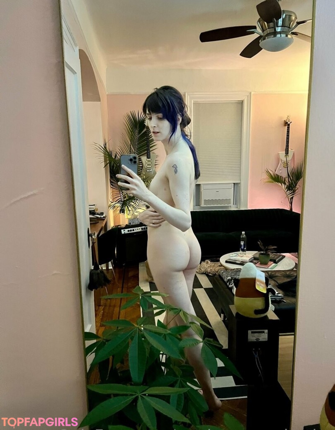 Madamepsychosiss naked pornstar gallery