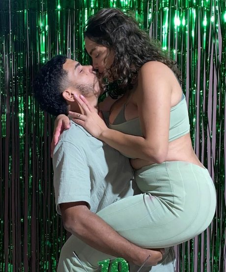 Alice M pretty pornstar pic