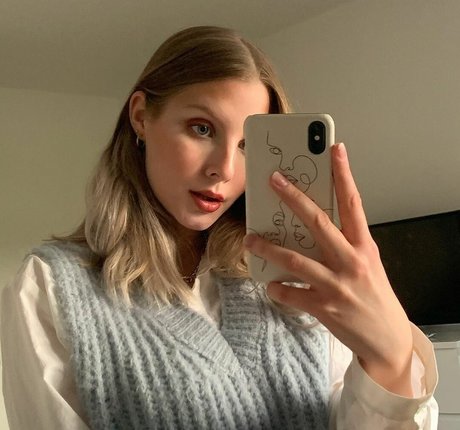 Stina nudes actress pictures