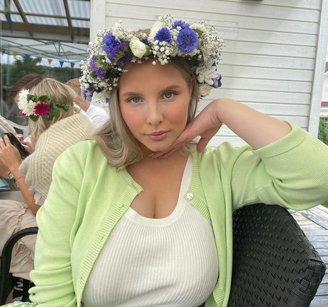 Stina adult model pic