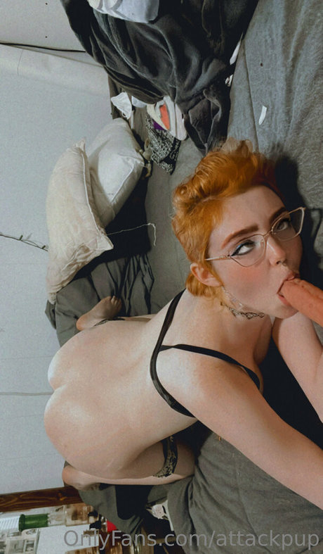 attackpup hot actress img