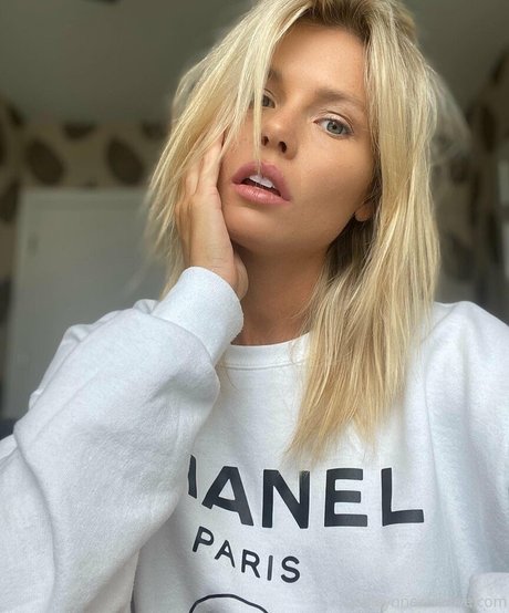 ashlynn2019 model adult photos