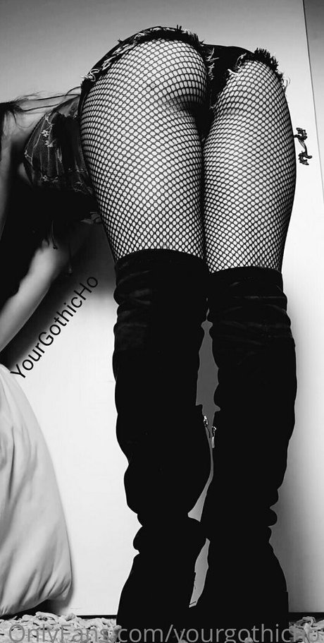 yourgothicho model sexy archive