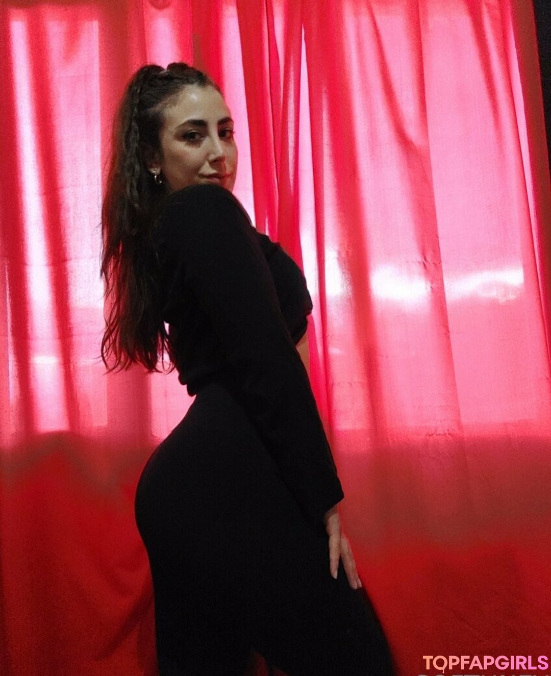 softhney sexy model picture