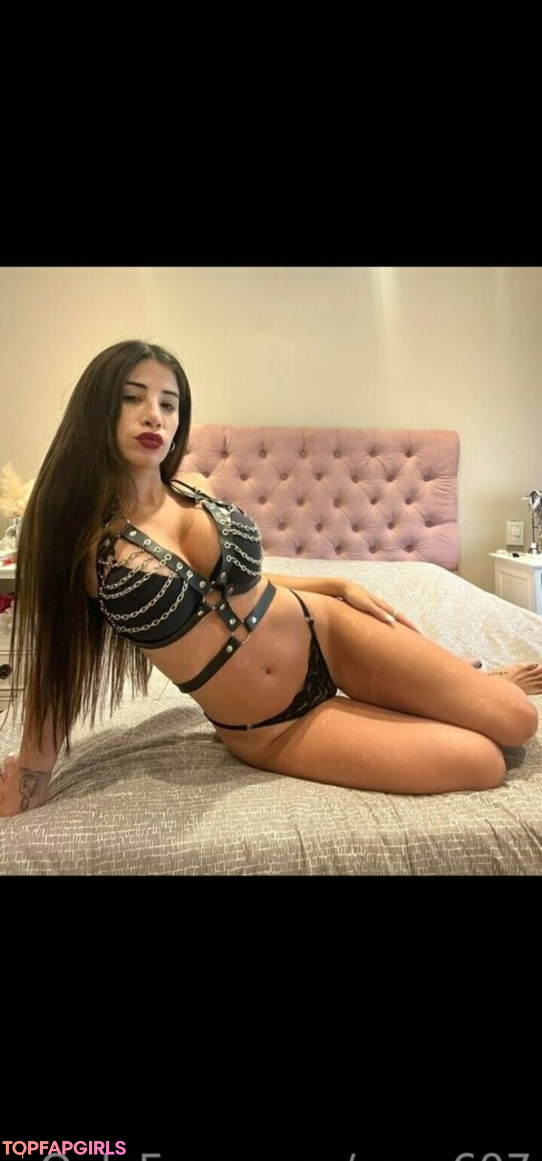 uma607 nude actress pics