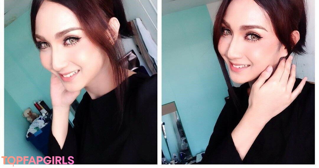Riz Ulala model naked photos