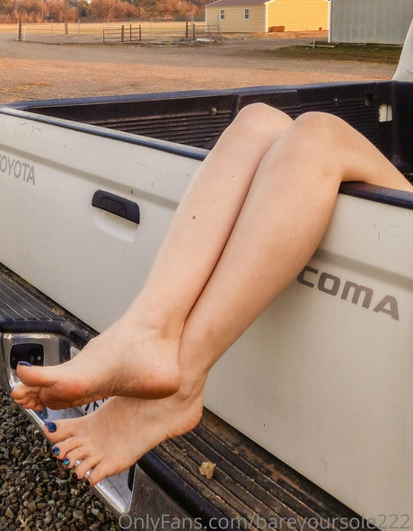 bareyoursole222 beautiful actress image