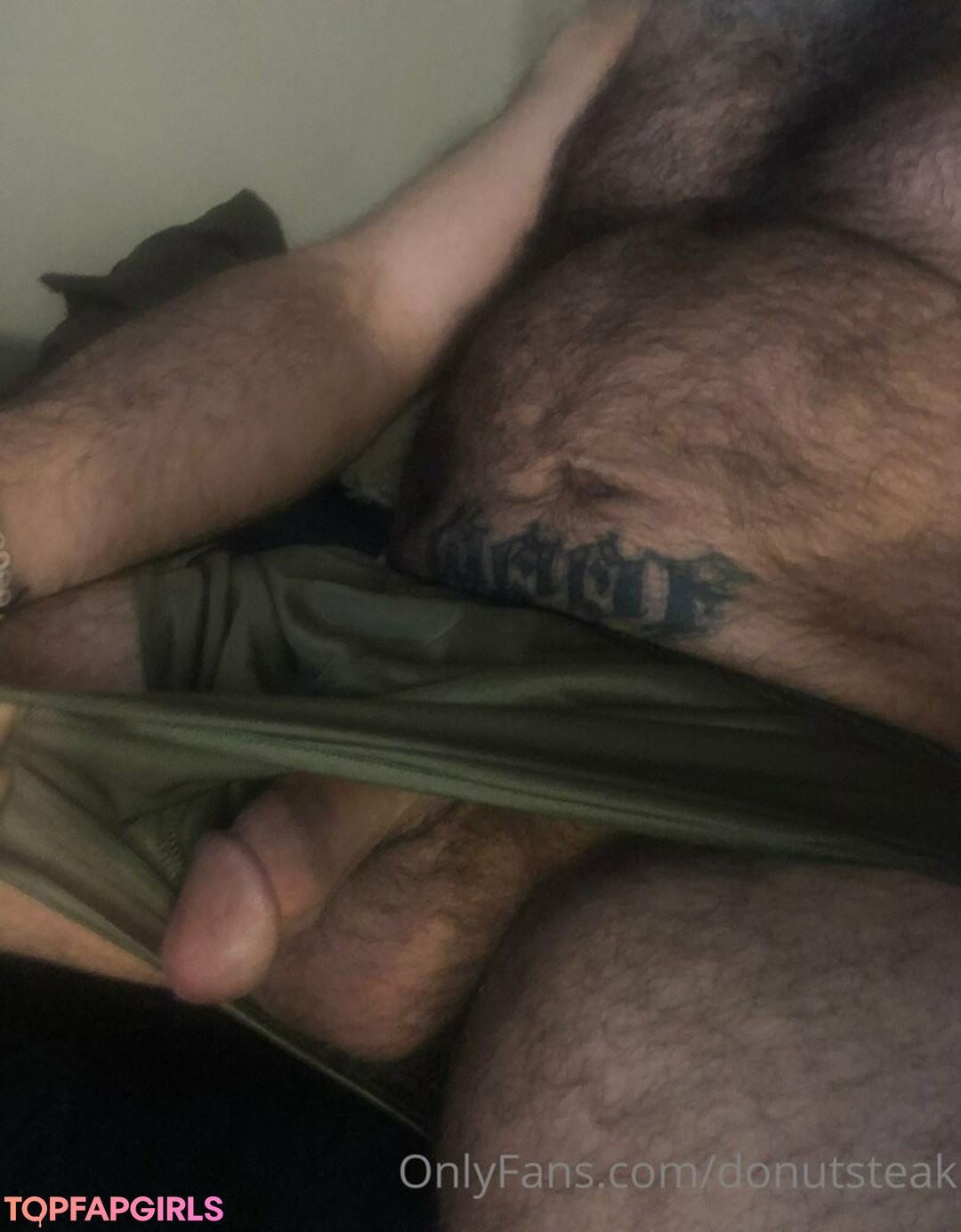donutsteak naked model image