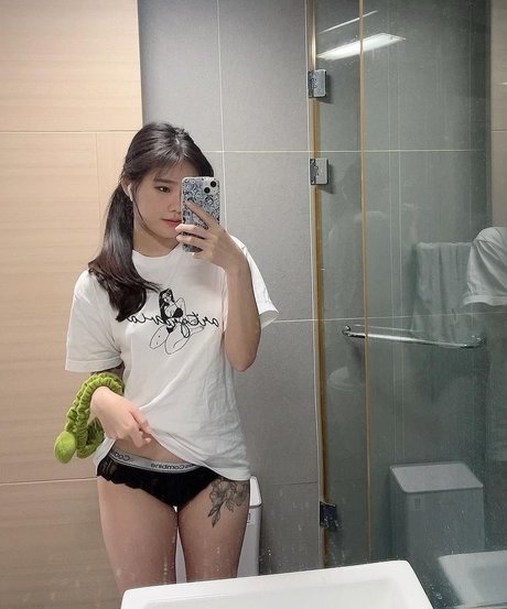 sira gravia pornstar exclusive galleries