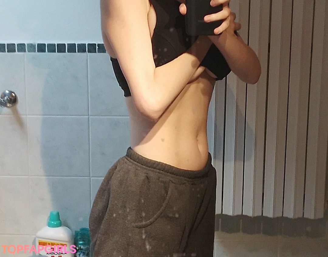pale teen onlyfans naked picture