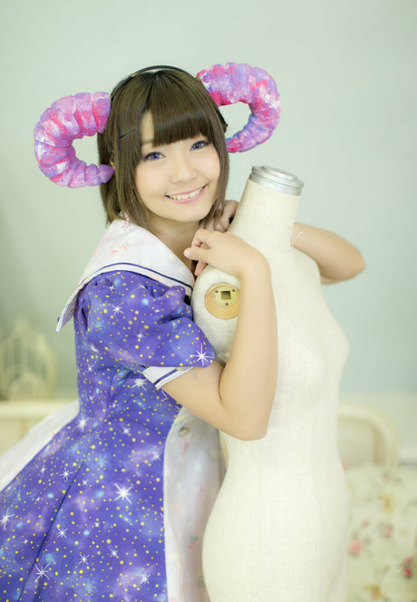 ayame apricot sexy model images