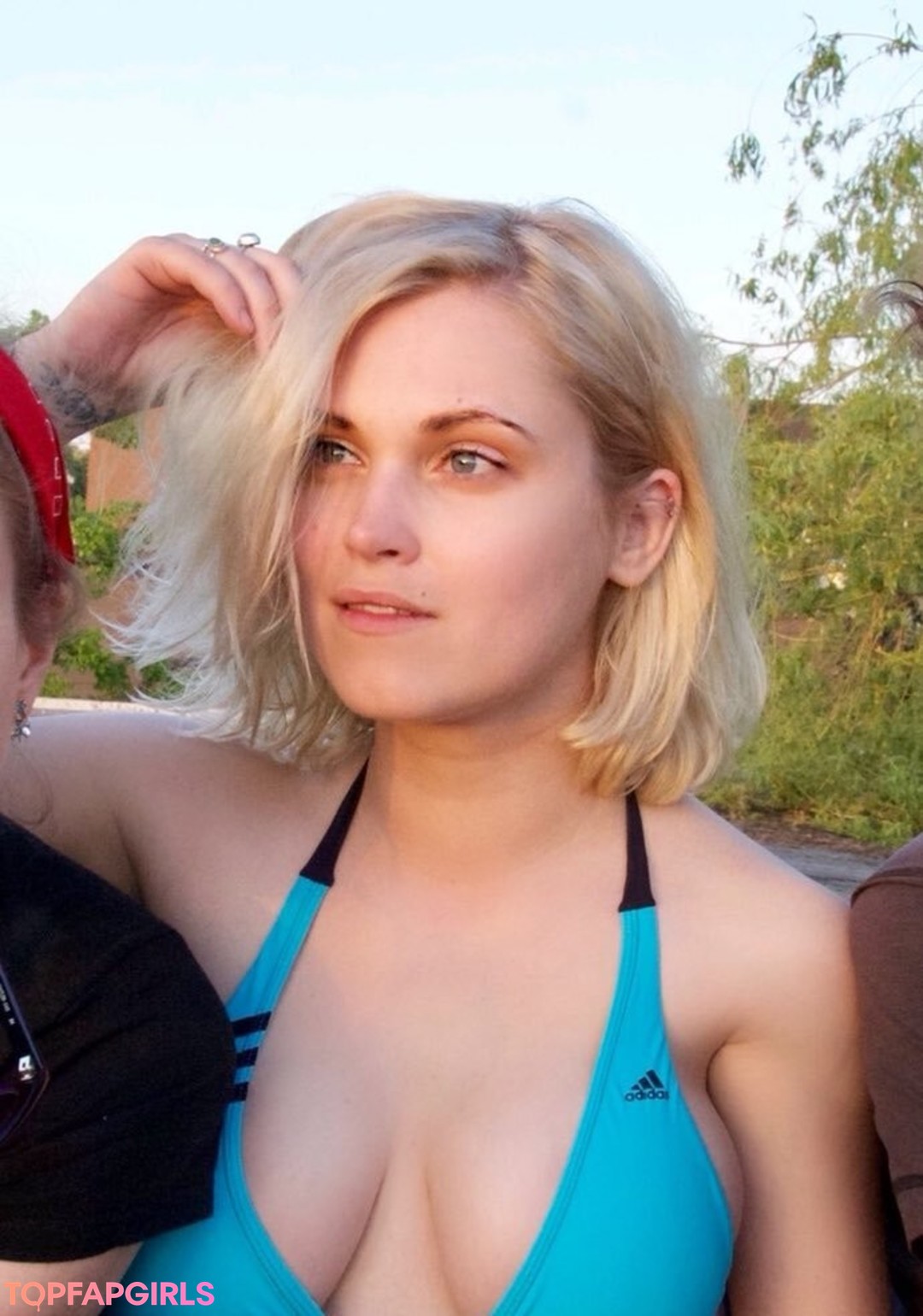 Eliza Taylor model nude images