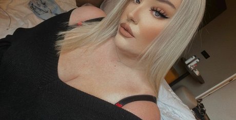 Emily Gillick star hot pics