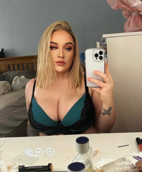 Emily Gillick top star photo