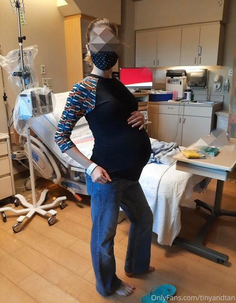 tinyandtan nude actress image