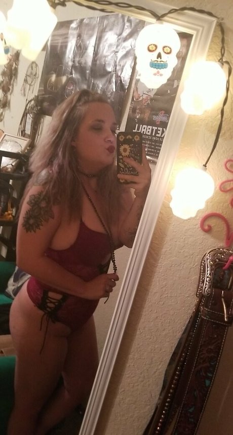 shaholl13 nude star photo