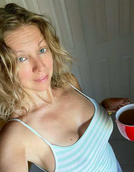 ellelyon exclusive pornstar high quality archive