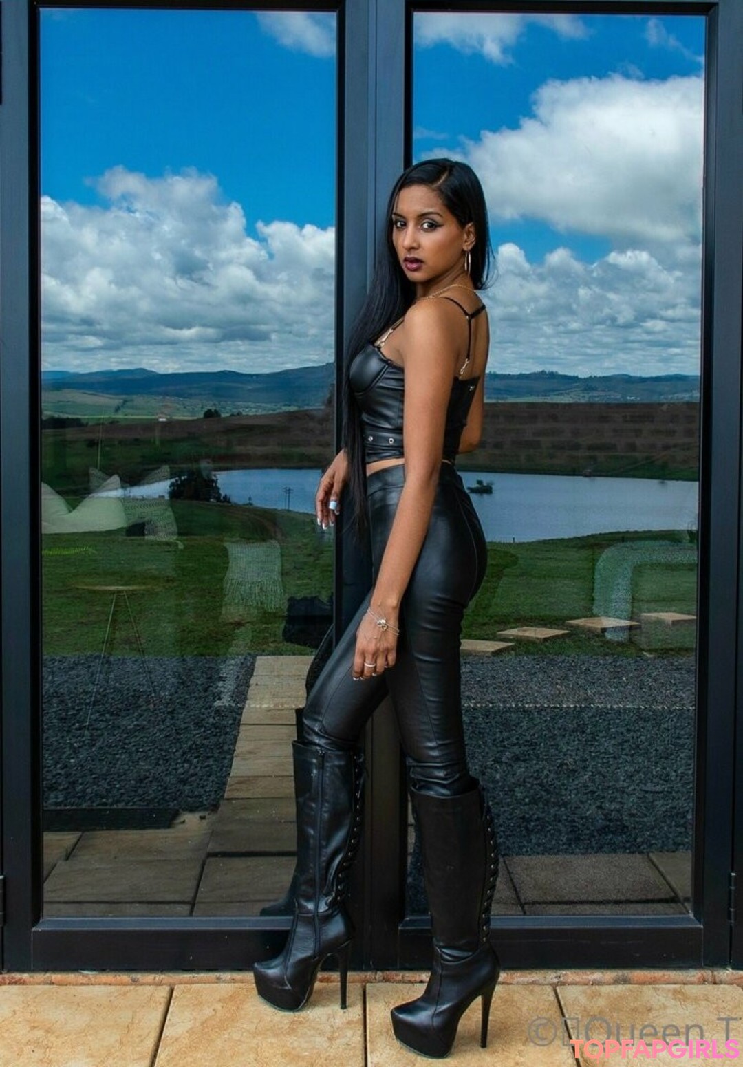 thequeentrish pornstar hd images