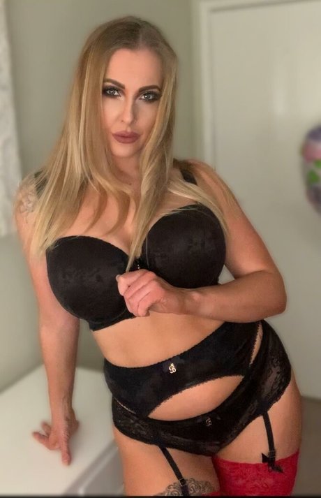 Lucy Tease sex star image