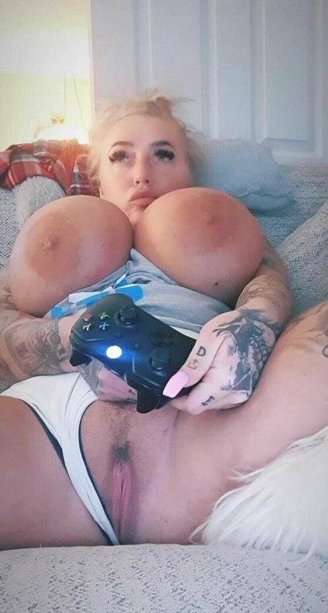 curvy nude onlyfans erotic photo