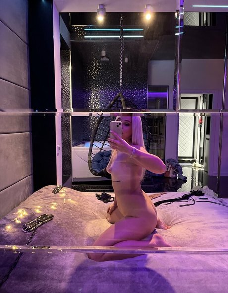 dreamalicevip naked star img