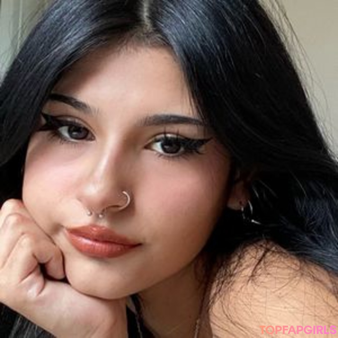 waifujuju nice model images