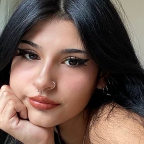 waifujuju hot model photos