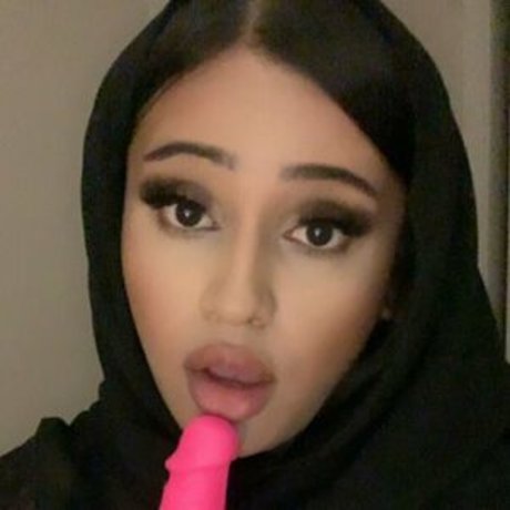 noisynadiaa exclusive model pic