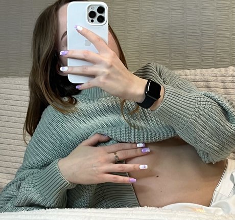 saucensta hot actress image