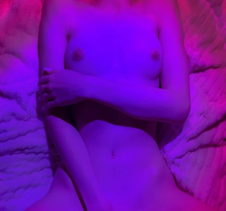 saucensta beautiful model pic