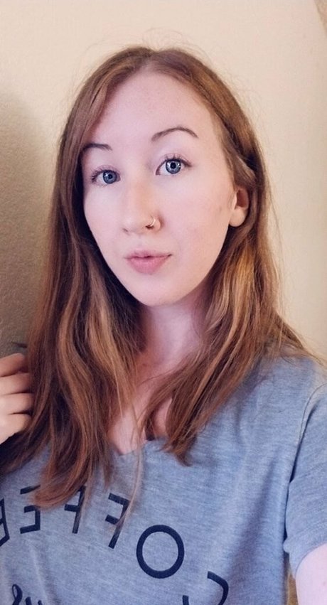 ellierowynfans star free picture