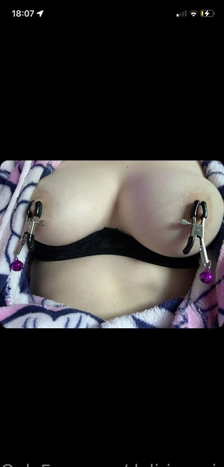 deliriousvirgo model pretty picture