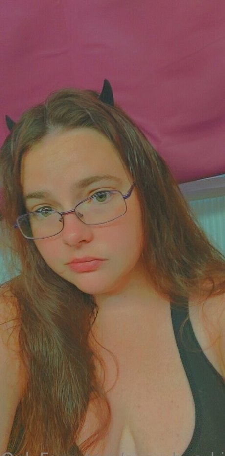 busty teen onlyfans top pics