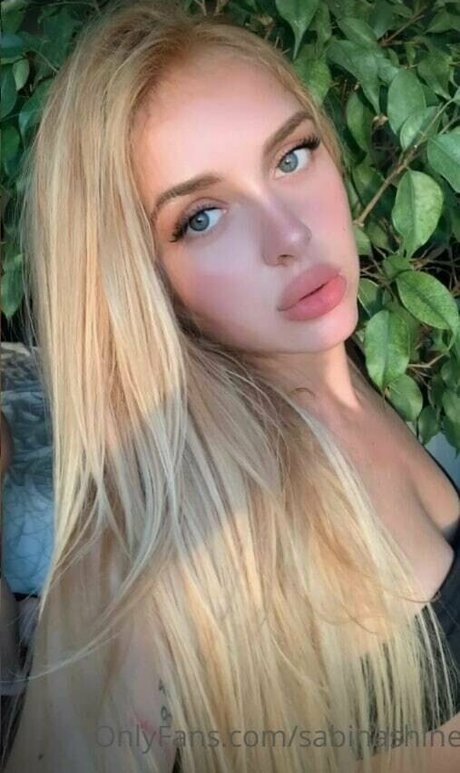 devil flowers hot star pics