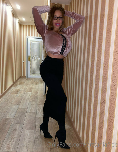 arttaniafree nice star galleries