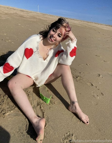 ieatboyzfree profile image