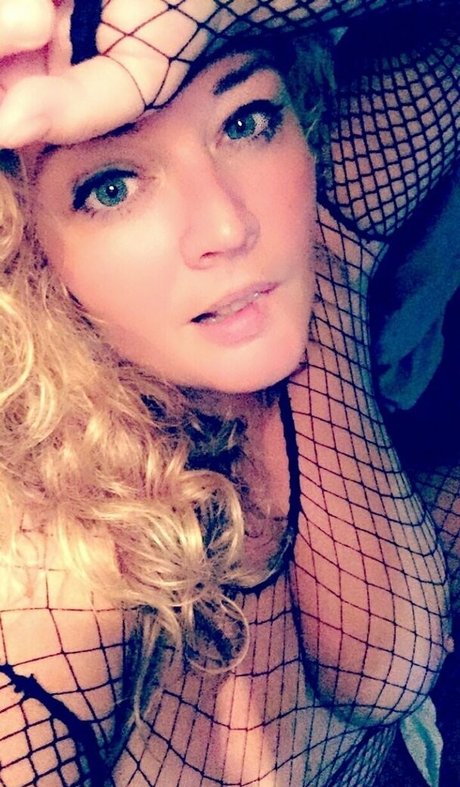 dutchcurvesinheels top star photos