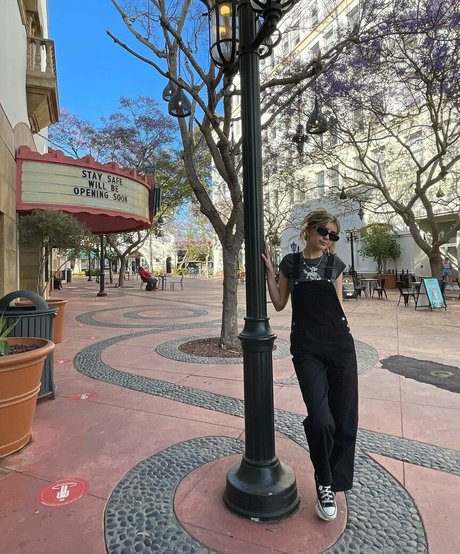 Emiliee Russo pretty model images