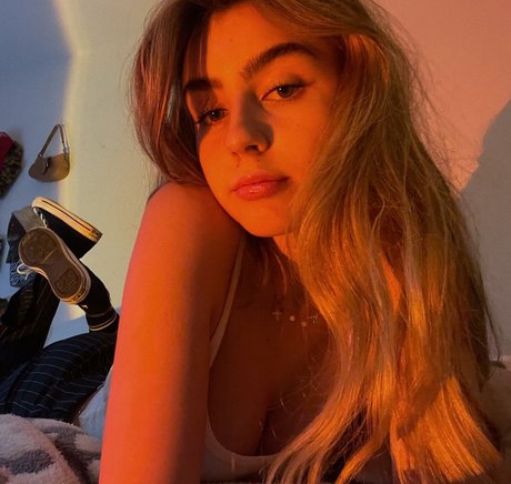 curvy lesbian onlyfans naked img