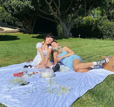 Emiliee Russo pornstar top img