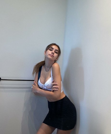 Emiliee Russo star adult archive