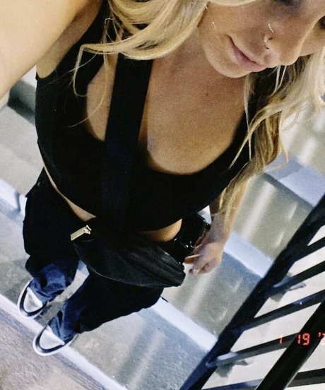 kyliefoland model porn gallery