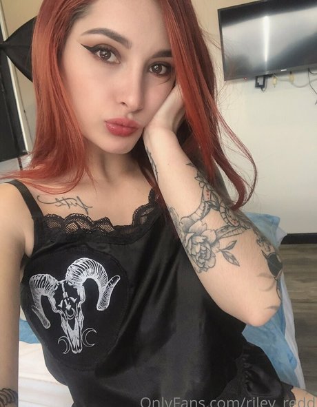 Riley Red exclusive model archive