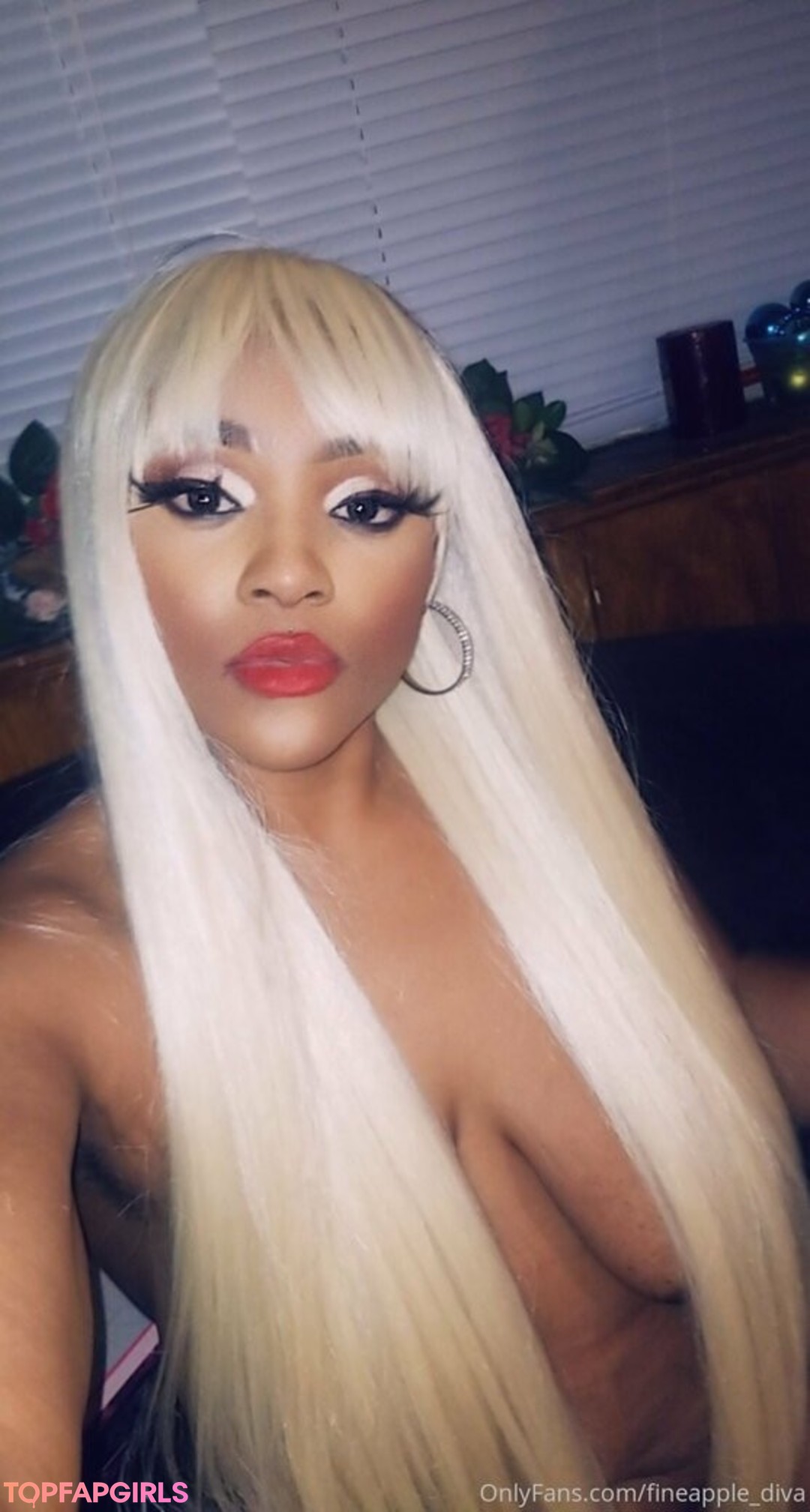 inside onlyfans nudes archive