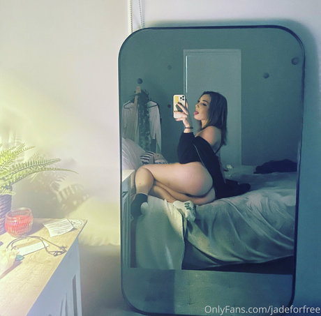 jadesfree nude pornstar pics