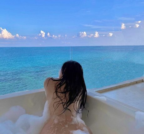 Rebecca Liu xxx star archive