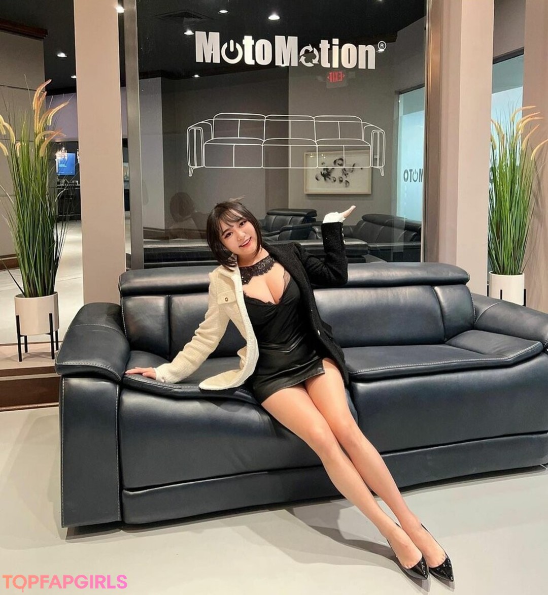 Rebecca Liu model nude galleries