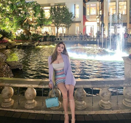 Rebecca Liu hd actress picture